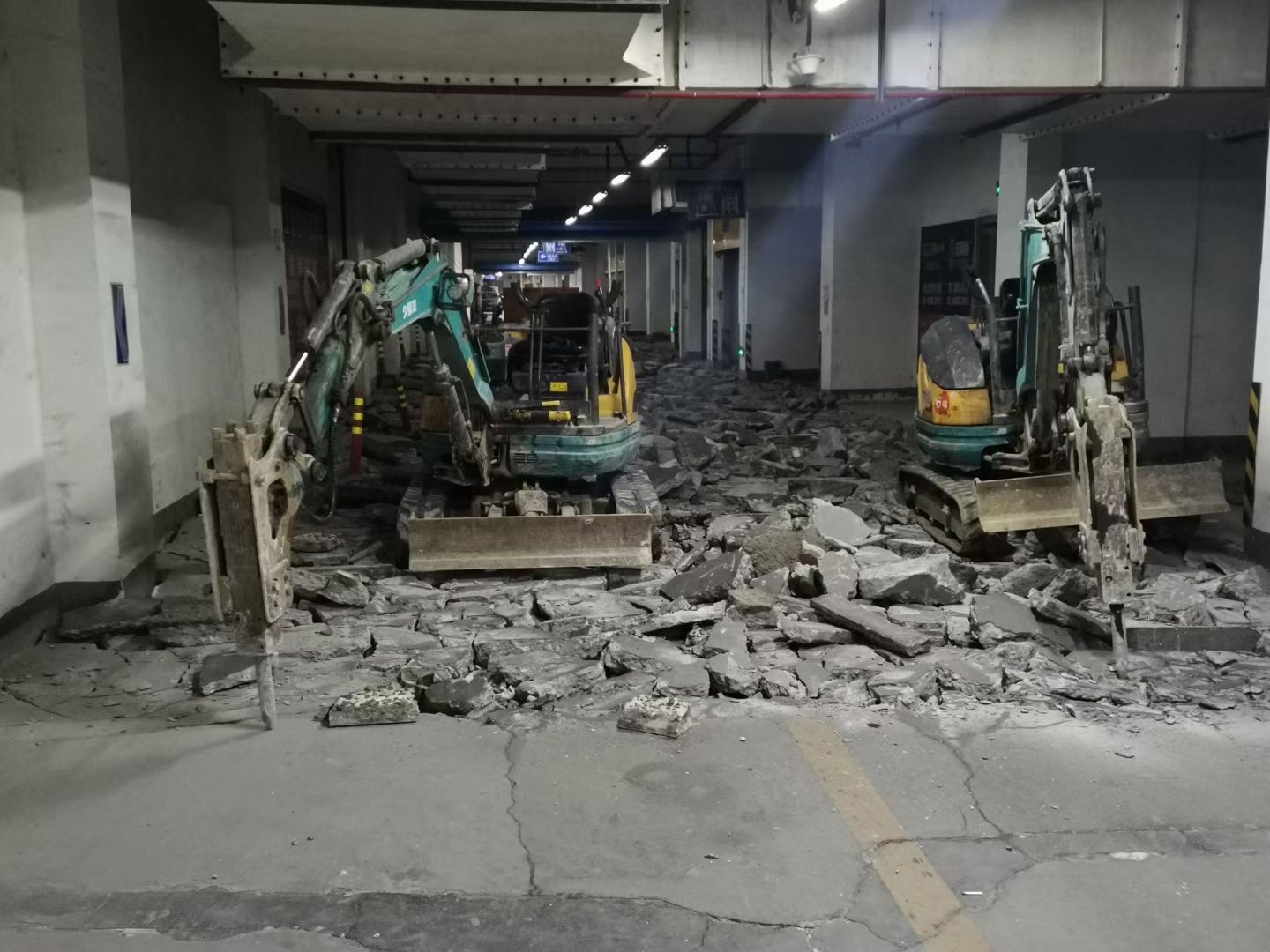 微型小挖機(jī)延長壽命的一些保養(yǎng)方法有哪些？(圖1)